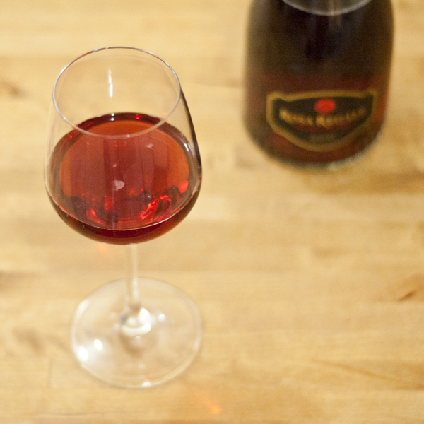 Rosa-Regale-in-Glass